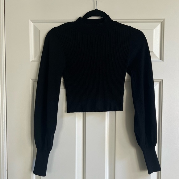 debut Tops - Debut Long Sleeve Light Sweater.  Size M/L